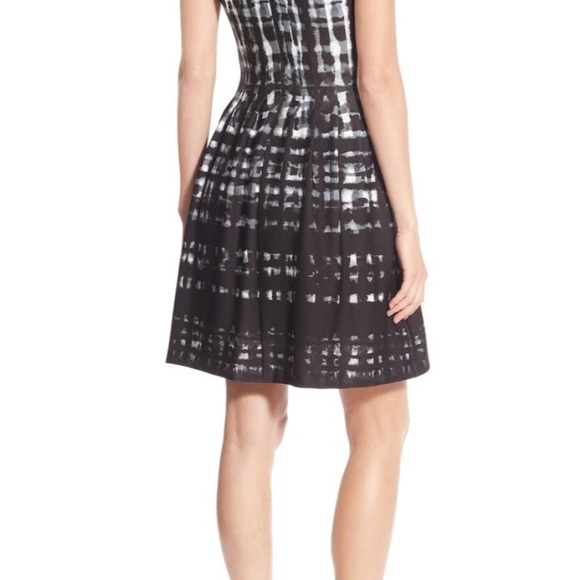 Vince Camuto Black and White Print Fit Flare - Picture 8 of 8